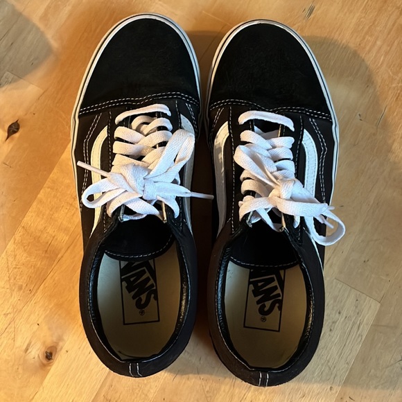 Vans - Picture 3 of 8